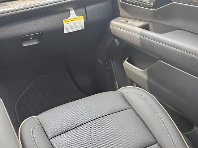 2025 Chevrolet Suburban Vehicle Photo in MIDDLETON, WI 53562-1492