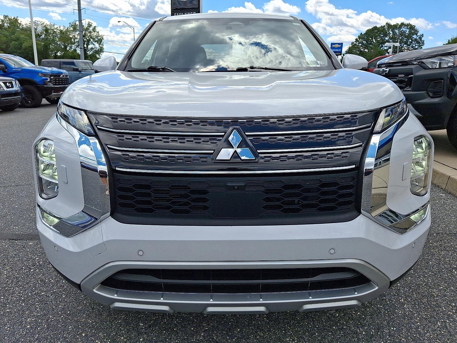 2022 Mitsubishi Outlander Vehicle Photo in BETHLEHEM, PA 18017-9401