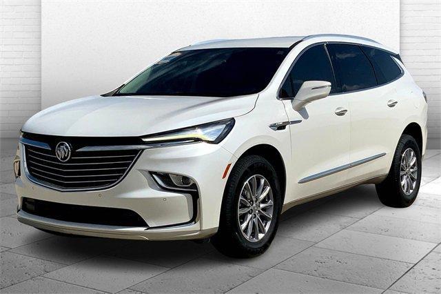 2023 Buick Enclave Vehicle Photo in TOPEKA, KS 66609-0000