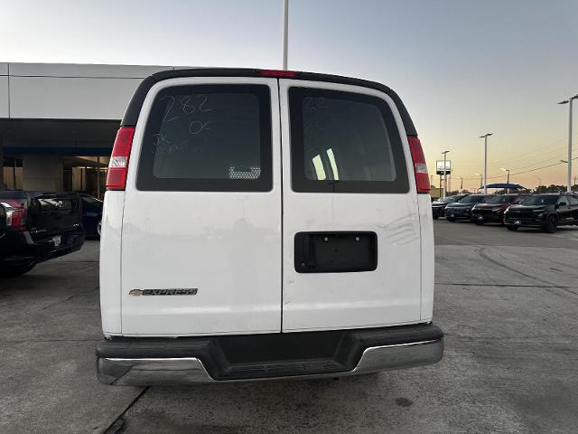 2022 Chevrolet Express Cargo 2500 Vehicle Photo in NEDERLAND, TX 77627-8017