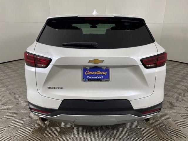 2025 Chevrolet Blazer Vehicle Photo in PHOENIX, AZ 85014-3381