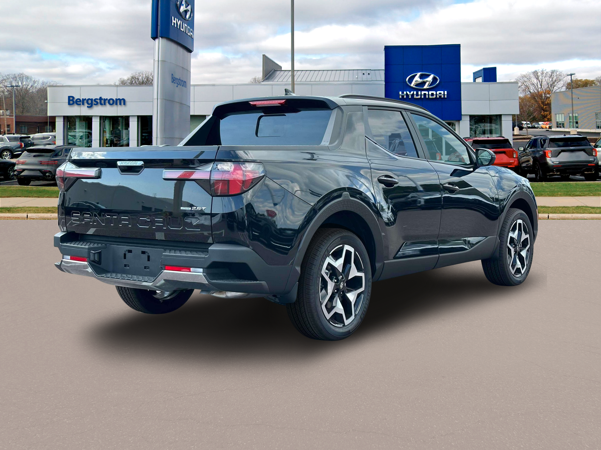 2024 Hyundai SANTA CRUZ Vehicle Photo in Green Bay, WI 54304