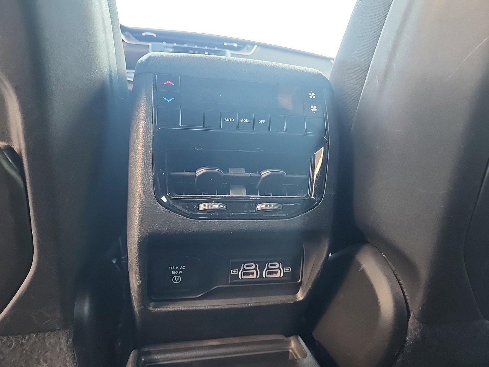 2023 Jeep Grand Cherokee L Vehicle Photo in Mechanicsburg, PA 17050