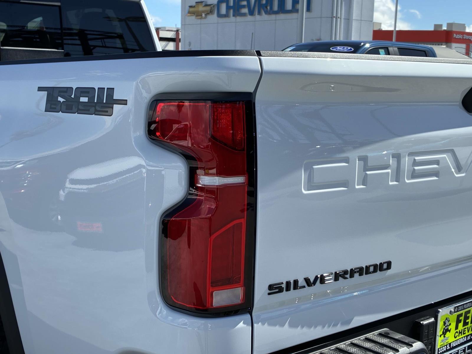 2025 Chevrolet Silverado 2500 HD Vehicle Photo in LOS ANGELES, CA 90007-3794