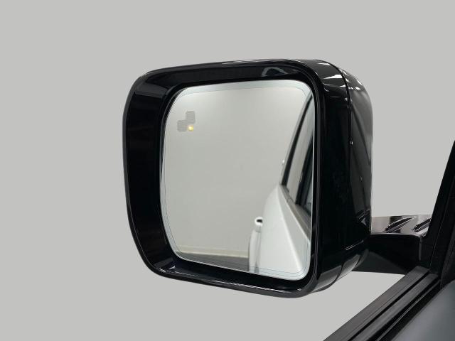 2024 Defender Vehicle Photo in Appleton, WI 54913
