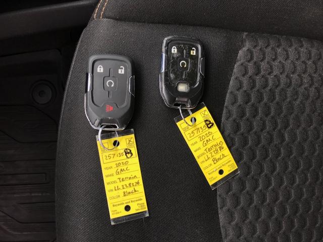 2020 GMC Terrain Vehicle Photo in GREEN BAY, WI 54303-3330