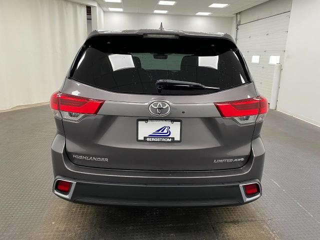 2017 Toyota Highlander Vehicle Photo in Appleton, WI 54913