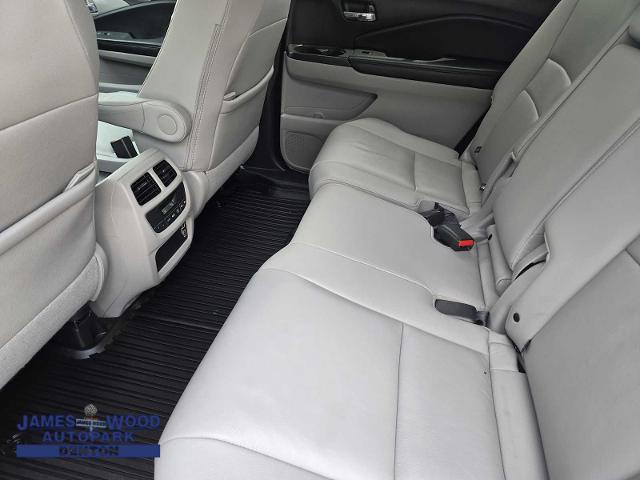2021 Honda Pilot Vehicle Photo in DENTON, TX 76210-9321