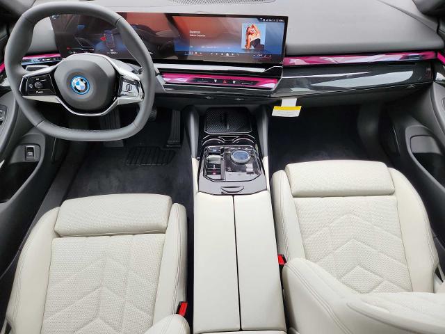 2025 BMW i5 Vehicle Photo in PLANO, TX 75024