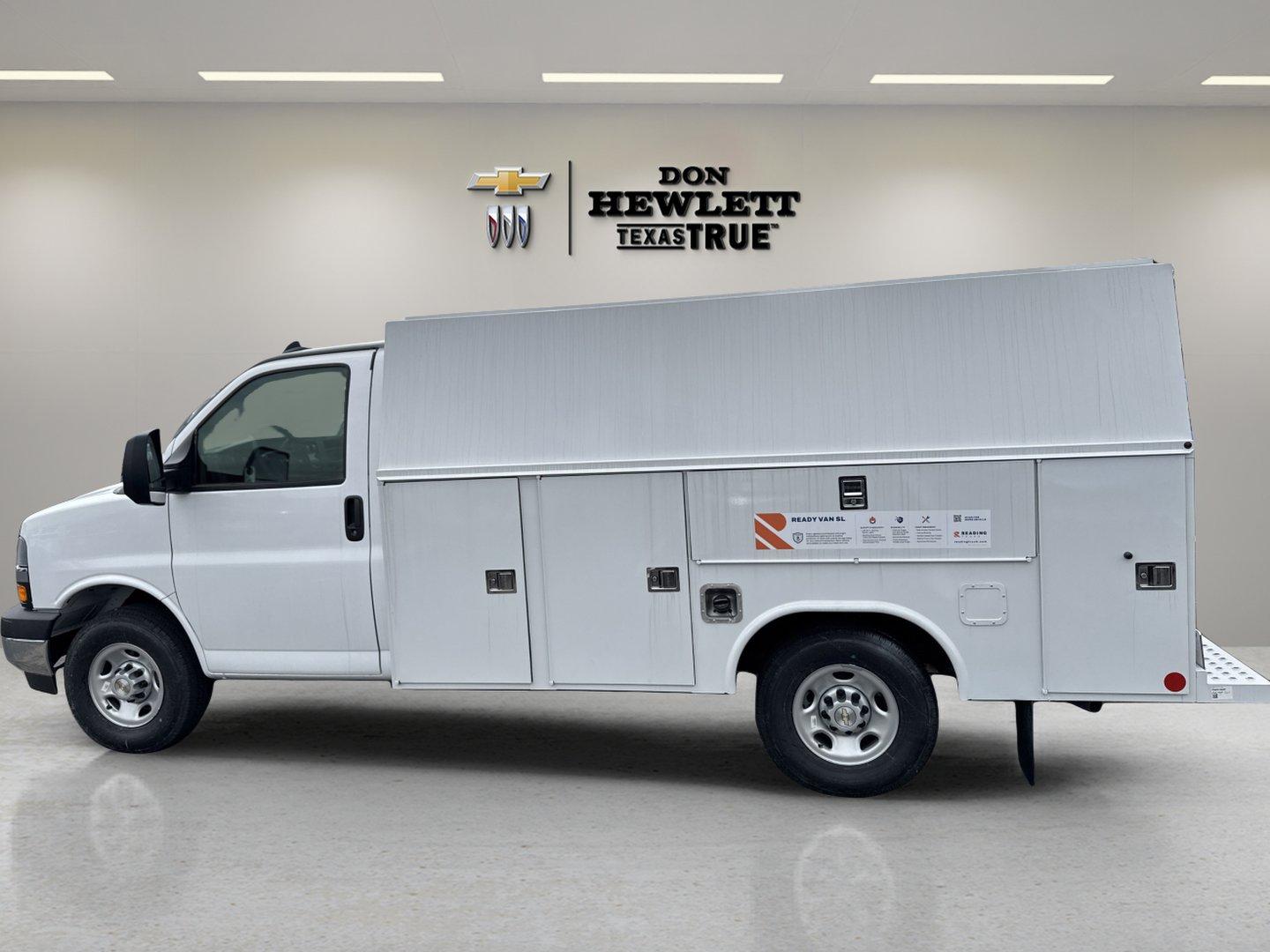 2025 Chevrolet Express Cutaway 3500 Vehicle Photo in GEORGETOWN, TX 78626-7508