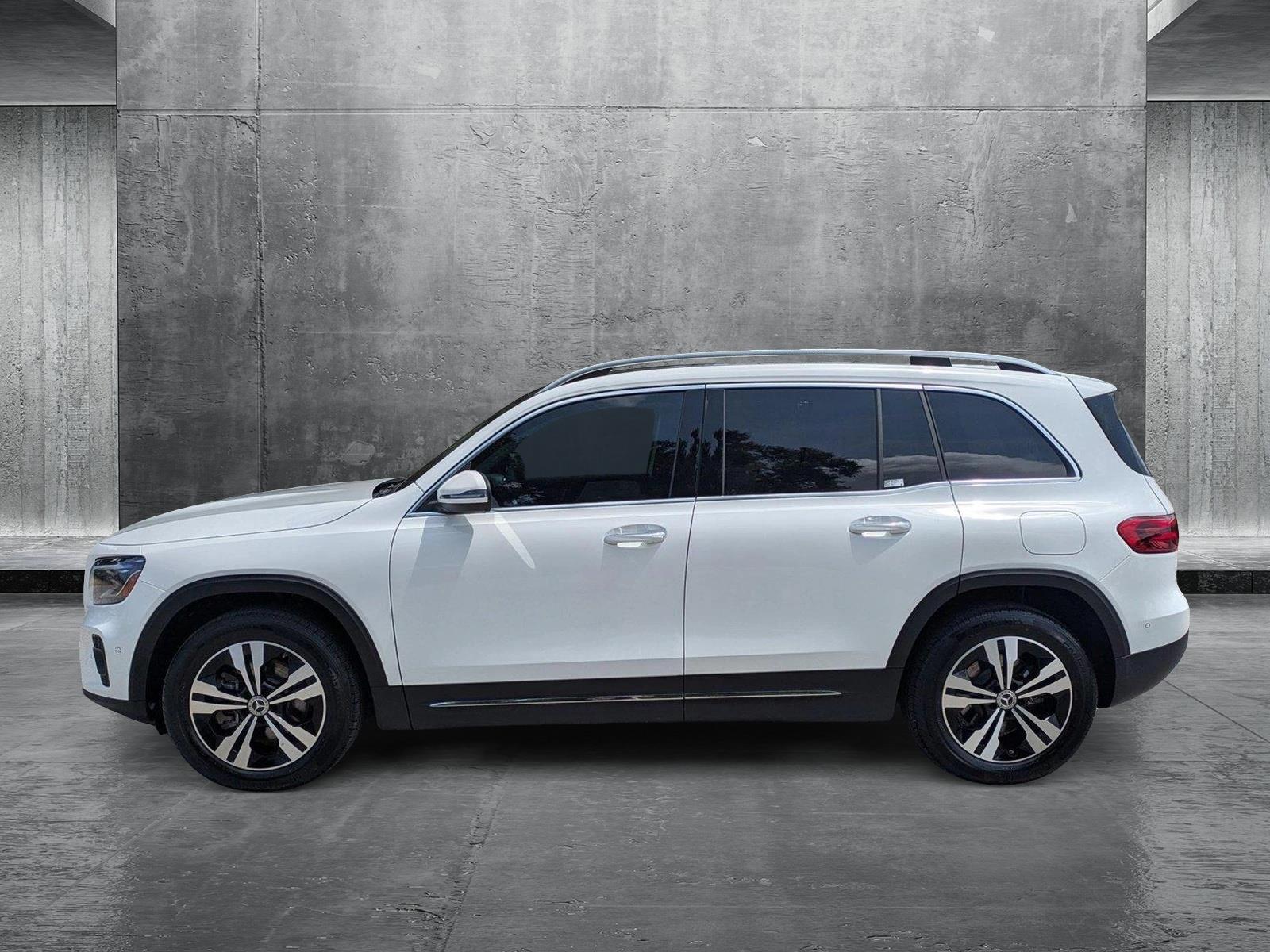 2025 Mercedes-Benz GLB Vehicle Photo in Sarasota, FL 34231
