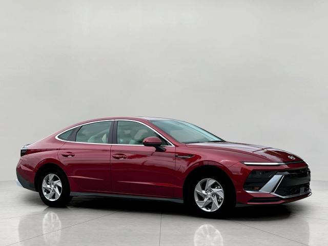 2025 Hyundai SONATA Vehicle Photo in Green Bay, WI 54304