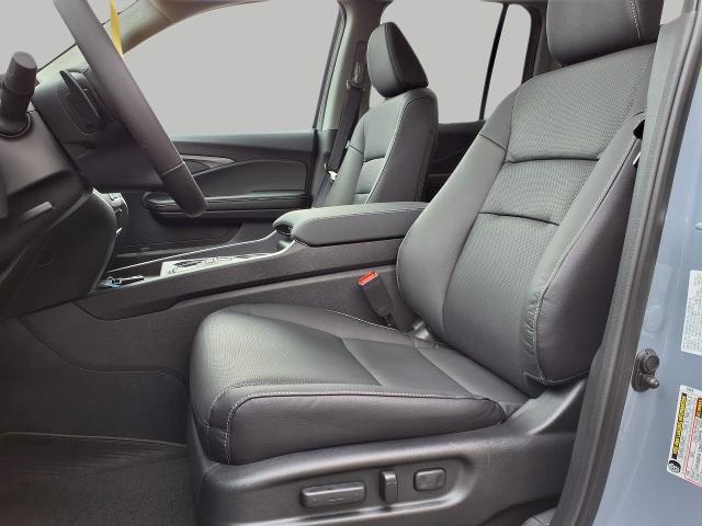 2025 Honda Ridgeline Vehicle Photo in Oshkosh, WI 54904