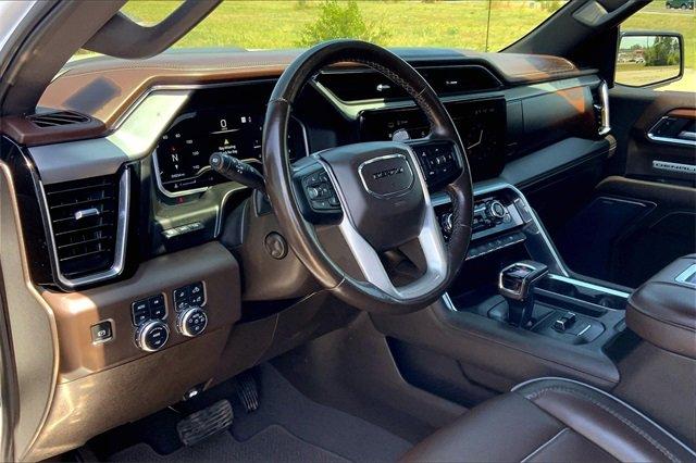 2022 GMC Sierra 1500 Vehicle Photo in TOPEKA, KS 66609-0000