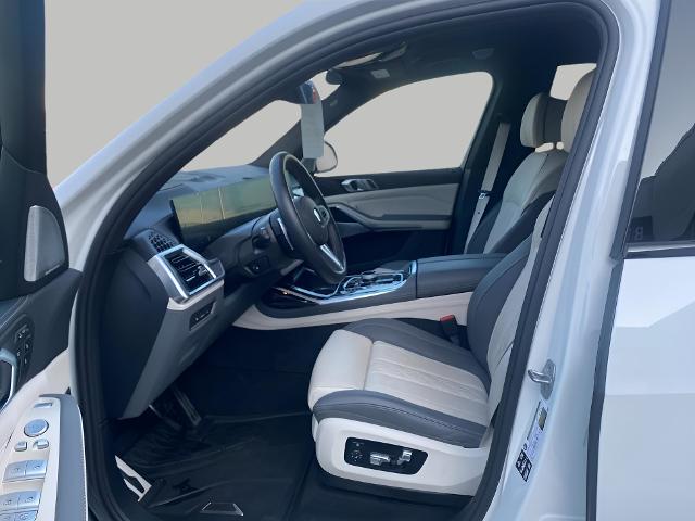 2024 BMW X7 Vehicle Photo in APPLETON, WI 54914-8833