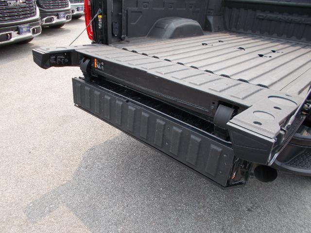2023 GMC Sierra 2500 HD Vehicle Photo in LOWELL, MA 01852-4336