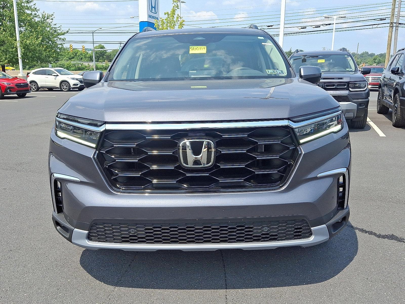 2025 Honda Pilot Vehicle Photo in Harrisburg, PA 17111