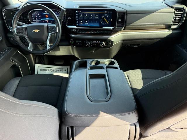 2024 Chevrolet Silverado 1500 Vehicle Photo in COLUMBIA, MO 65203-3903