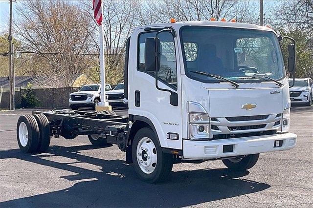 2024 Chevrolet Low Cab Forward 4500 Vehicle Photo in INDEPENDENCE, MO 64055-1314