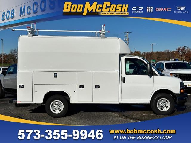 2024 Chevrolet Express Cutaway 3500 Vehicle Photo in COLUMBIA, MO 65203-3903