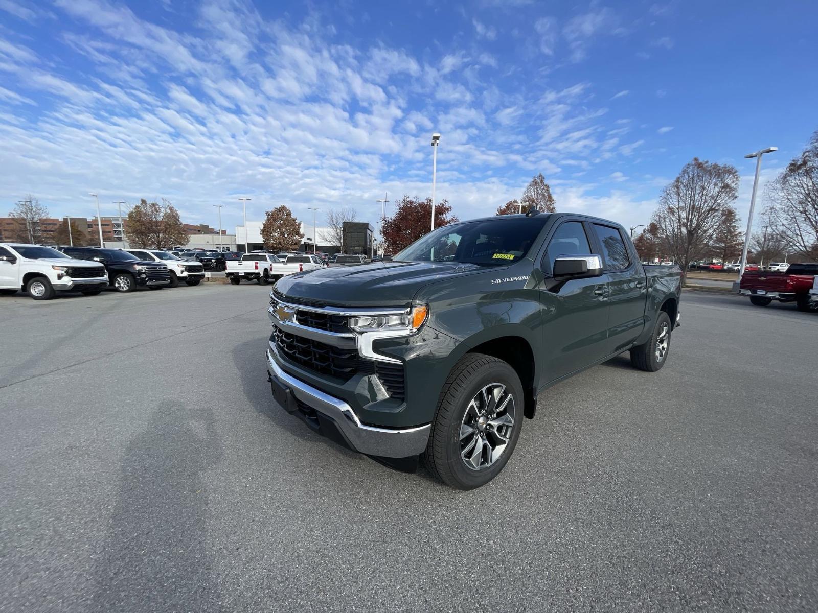 2025 Chevrolet Silverado 1500 Vehicle Photo in BENTONVILLE, AR 72712-4322