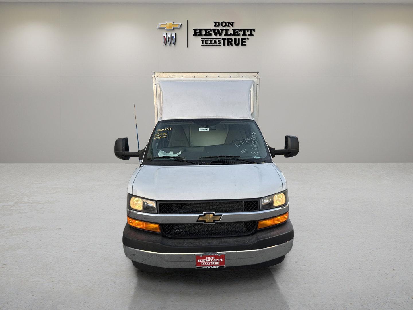2024 Chevrolet Express Cutaway 3500 Vehicle Photo in GEORGETOWN, TX 78626-7508