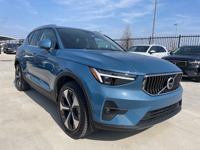 2025 Volvo XC40 Vehicle Photo in Grapevine, TX 76051