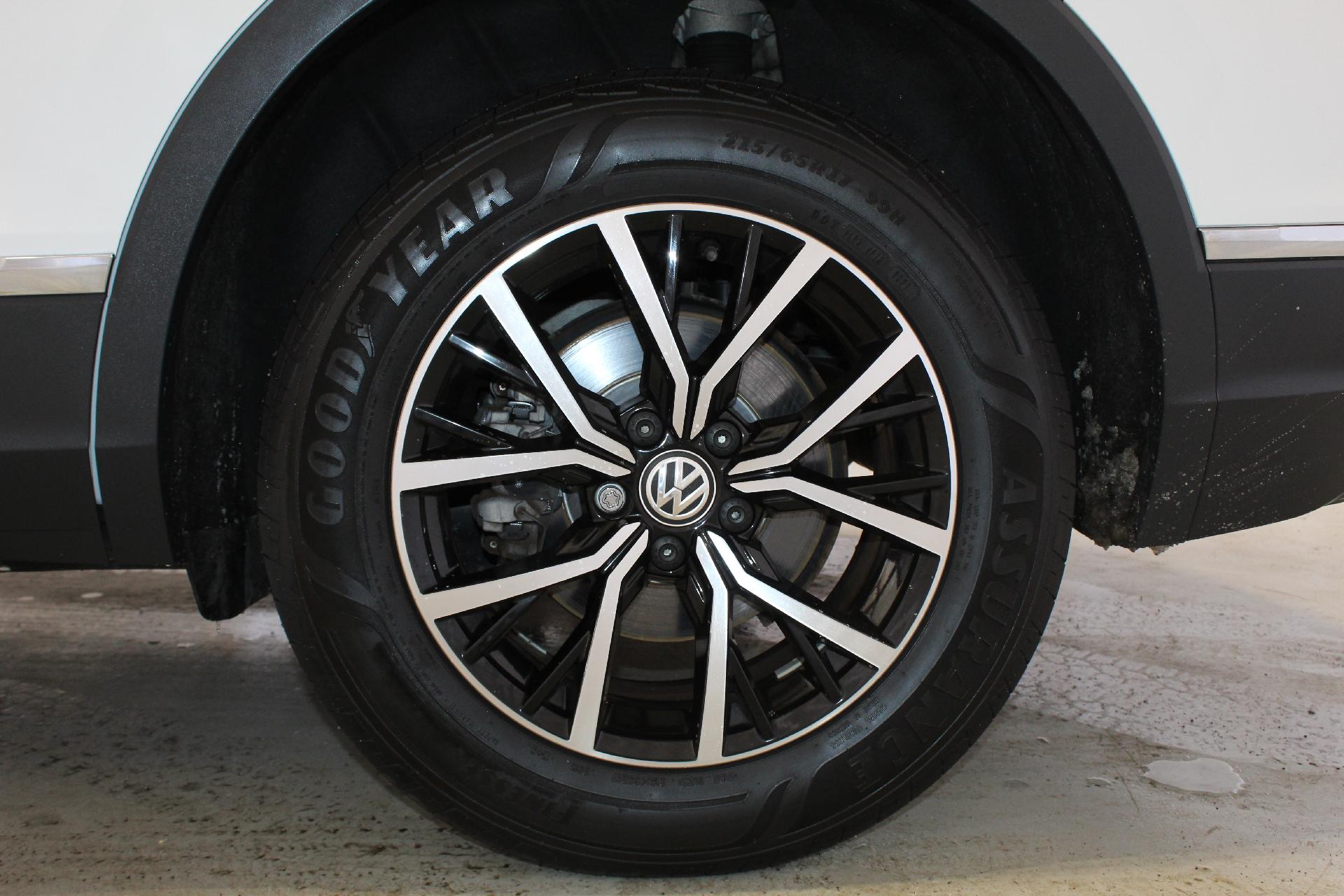 2021 Volkswagen Tiguan Vehicle Photo in NORTHAMPTON, MA 01060-1120