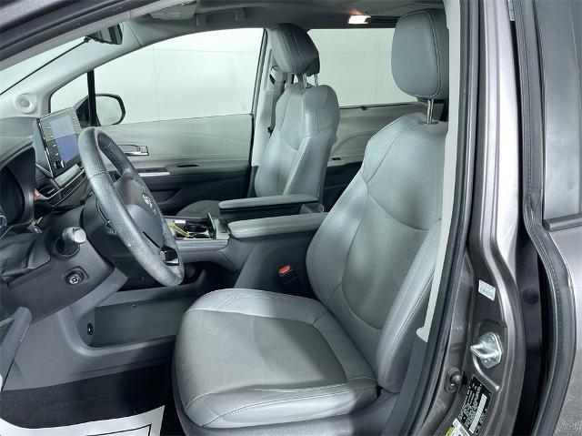 2021 Toyota Sienna Vehicle Photo in GILBERT, AZ 85297-0402