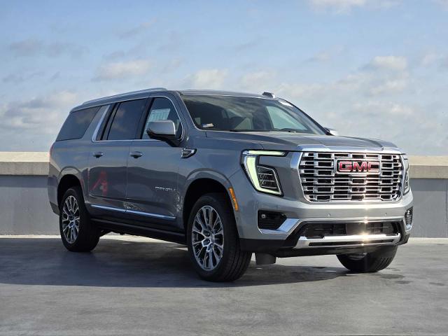 2025 GMC Yukon XL Vehicle Photo in DALLAS, TX 75209-3016