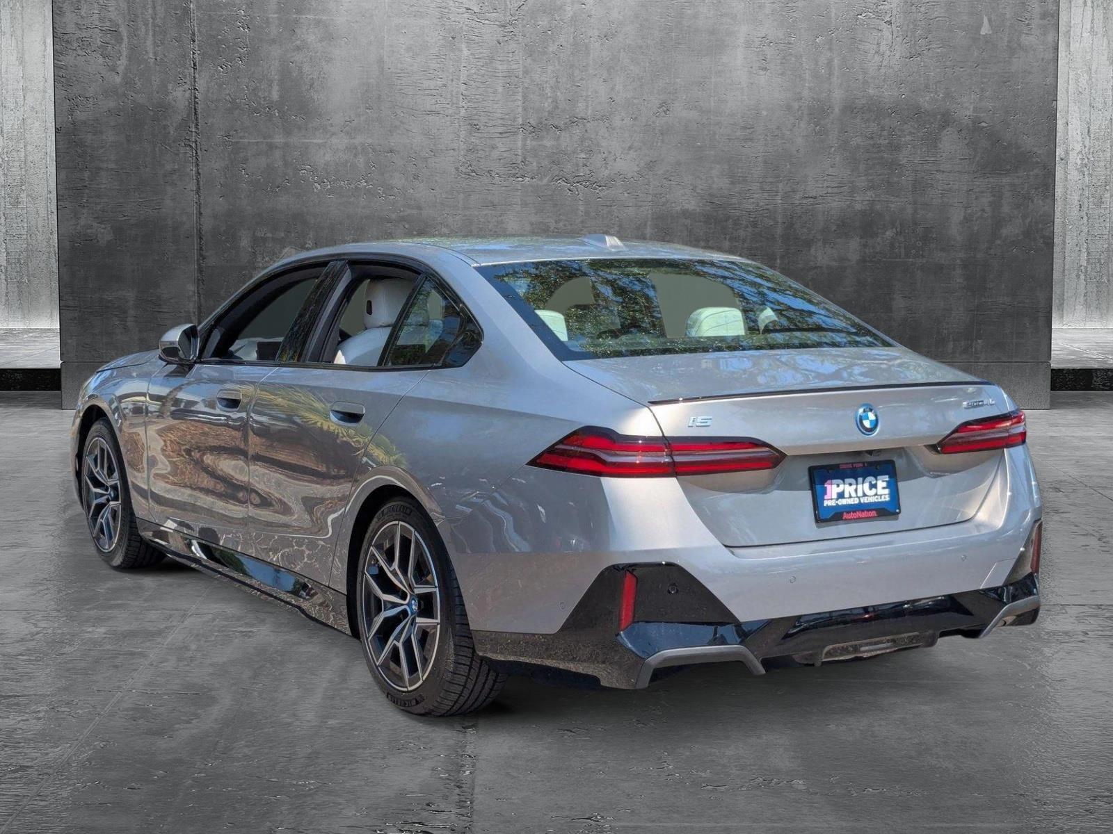 2024 BMW i5 Vehicle Photo in Tampa, FL 33614