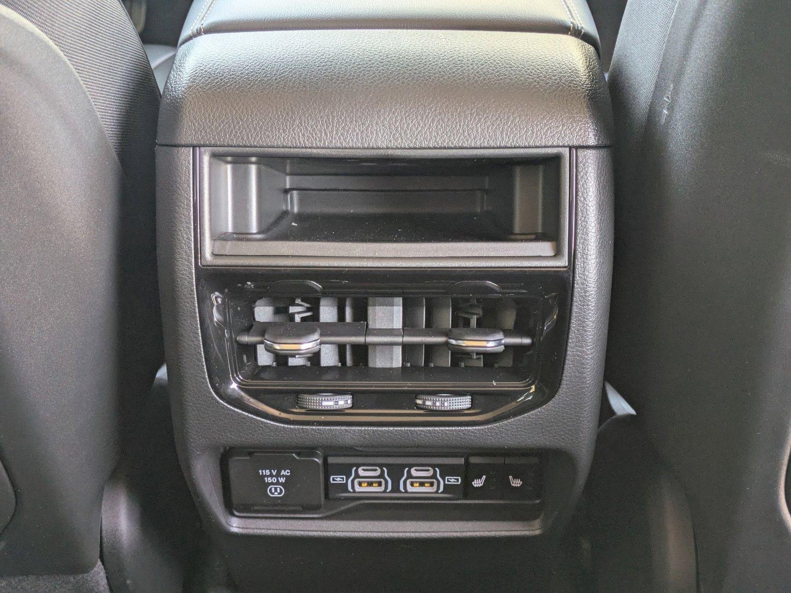 2024 Jeep Grand Cherokee Vehicle Photo in Sarasota, FL 34231