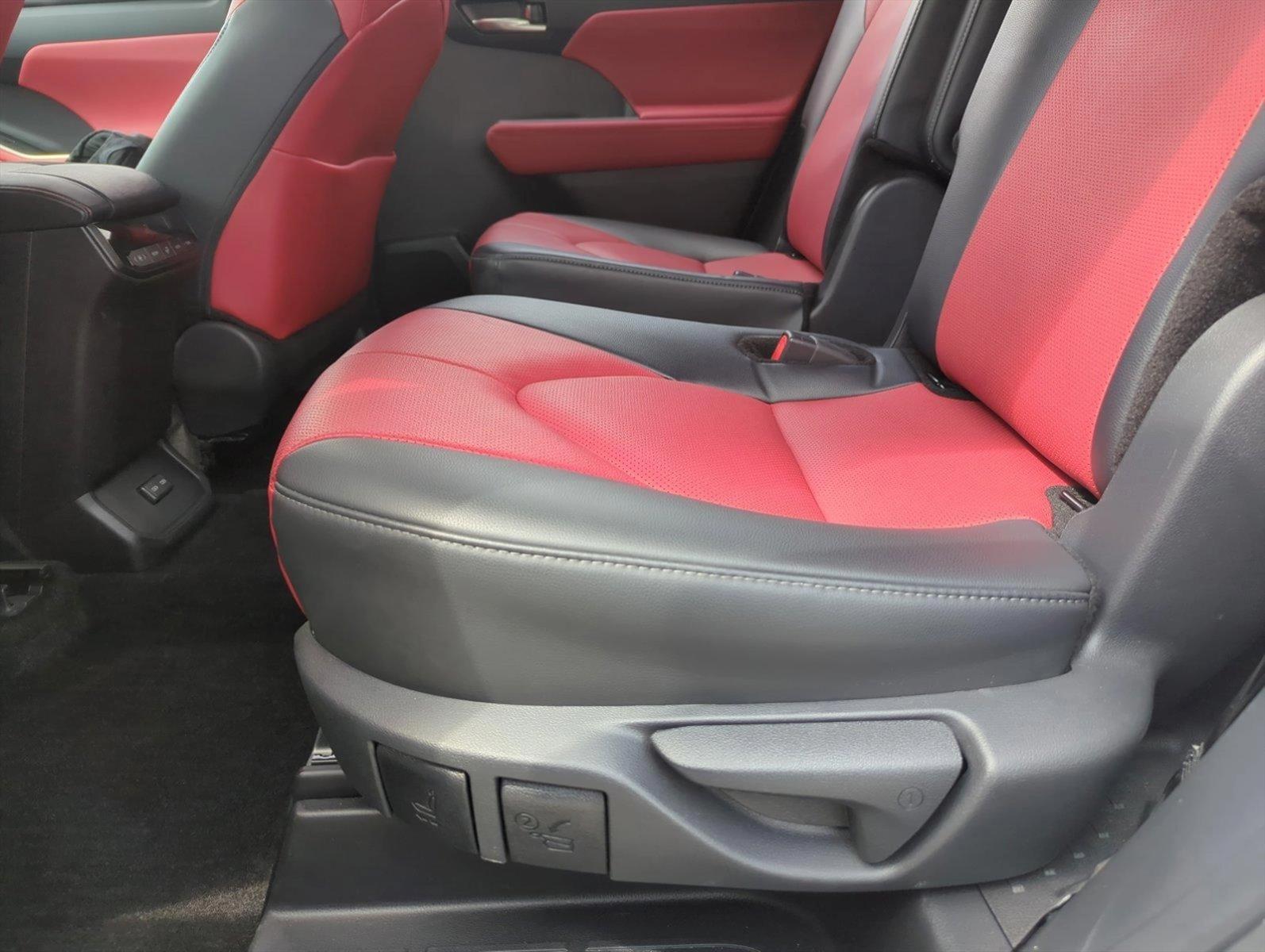 2024 Toyota Highlander Vehicle Photo in Ft. Myers, FL 33907