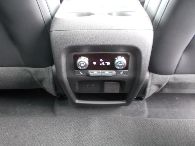 2025 GMC Acadia Vehicle Photo in LOWELL, MA 01852-4336