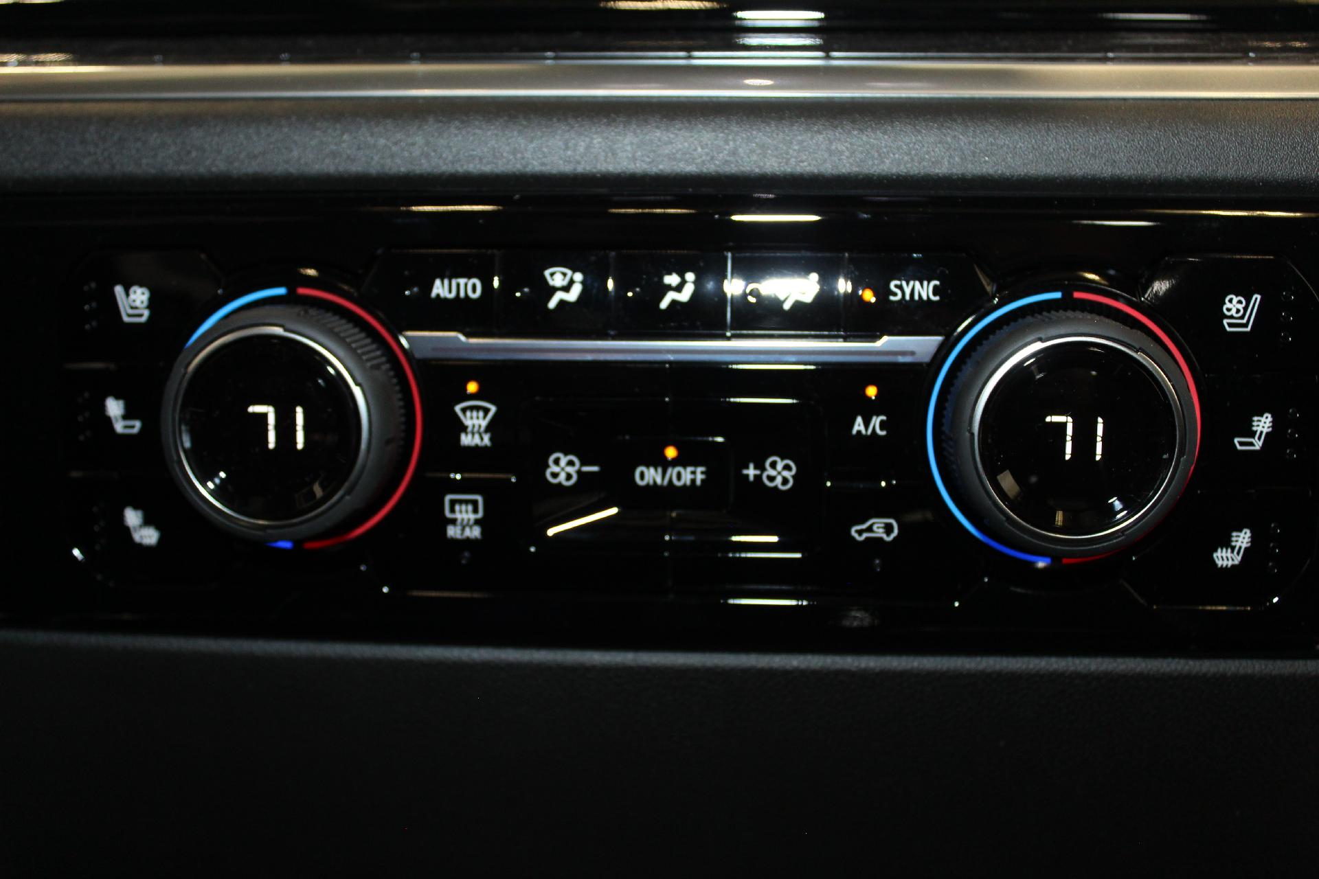 2025 Chevrolet Silverado 1500 Vehicle Photo in NORTHAMPTON, MA 01060-1120