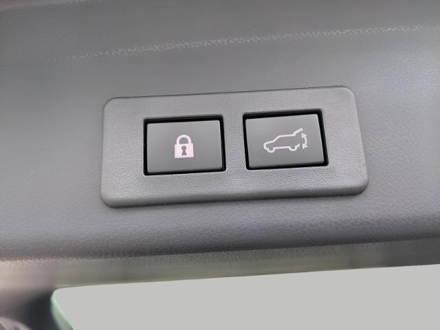 2025 Subaru Ascent Vehicle Photo in Green Bay, WI 54304
