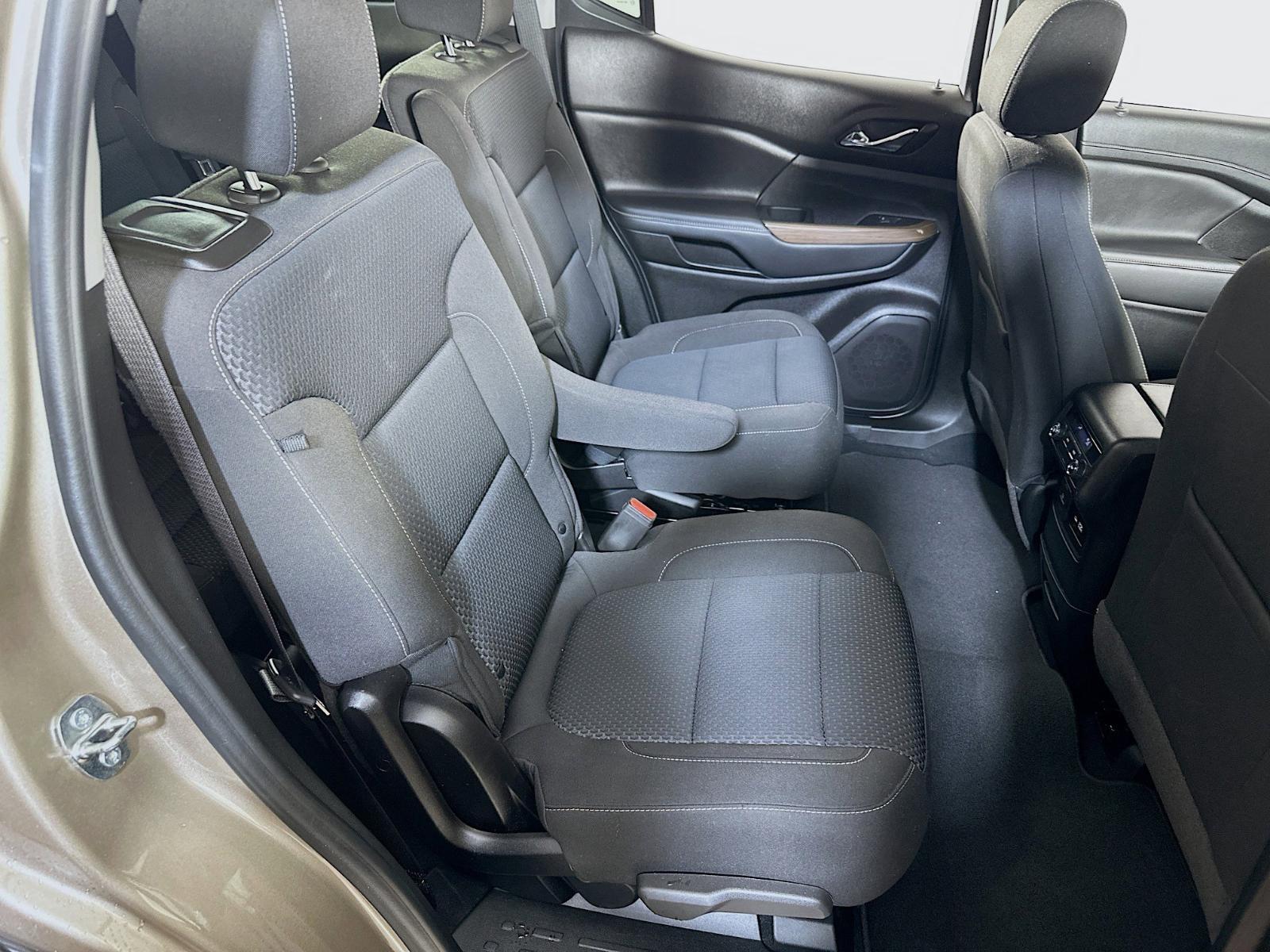2023 GMC Acadia Vehicle Photo in Langhorne, PA 19047