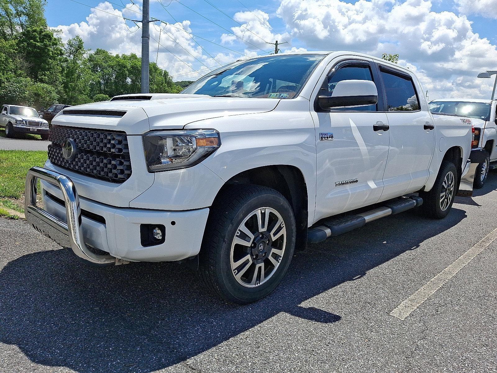 2018 Toyota Tundra 4WD Vehicle Photo in BETHLEHEM, PA 18017-9401