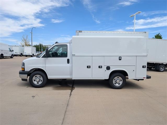 2025 Chevrolet Express Commercial Cutaway Vehicle Photo in ENGLEWOOD, CO 80113-6708