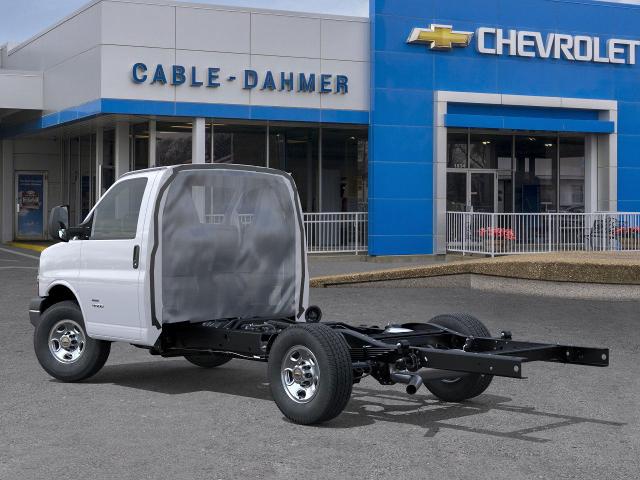 2025 Chevrolet Express Commercial Cutaway Vehicle Photo in INDEPENDENCE, MO 64055-1314