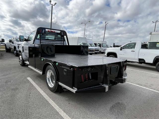 2023 Chevrolet Silverado 5500 HD Vehicle Photo in ALCOA, TN 37701-3235