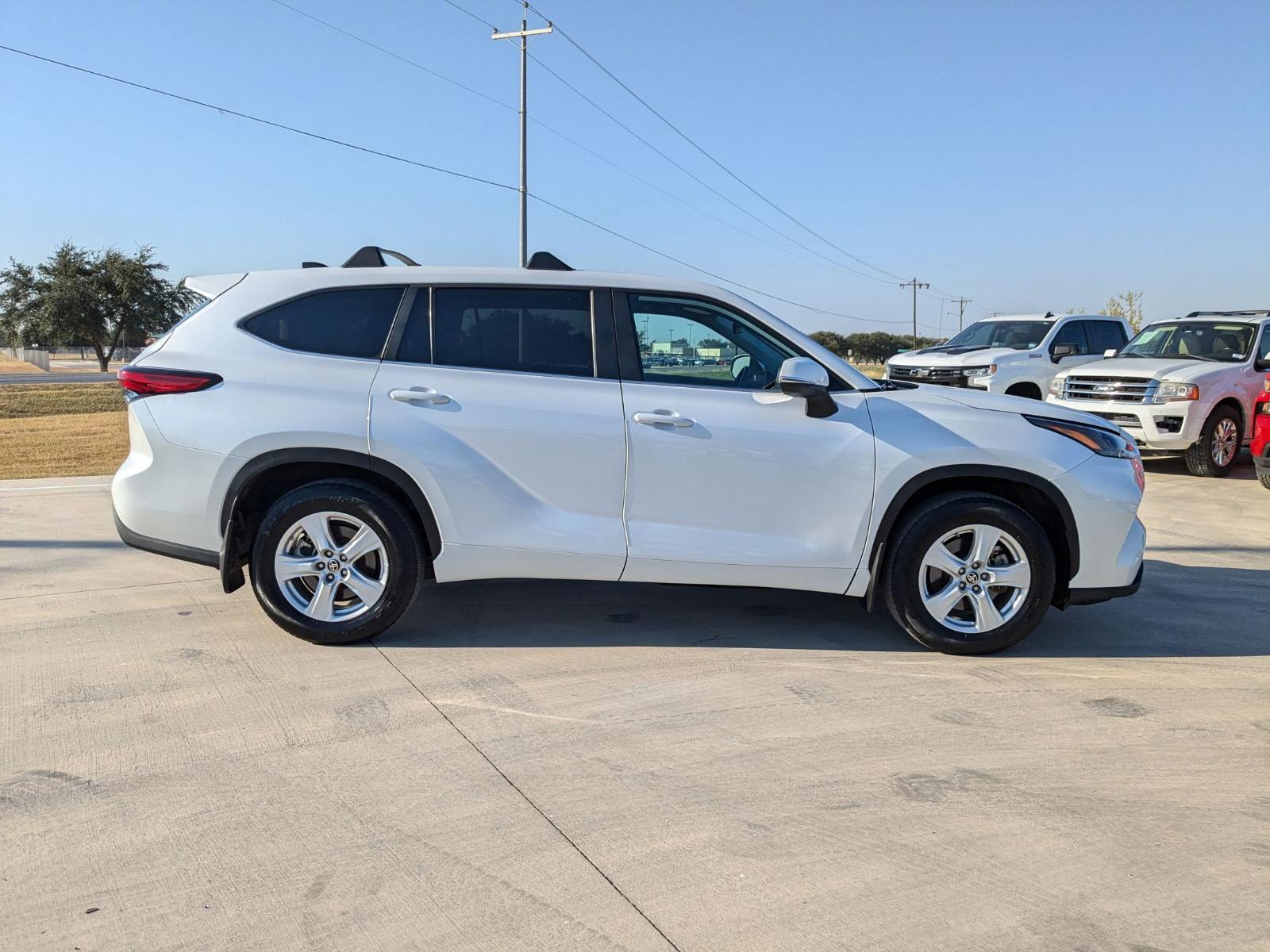 2023 Toyota Highlander Vehicle Photo in Seguin, TX 78155