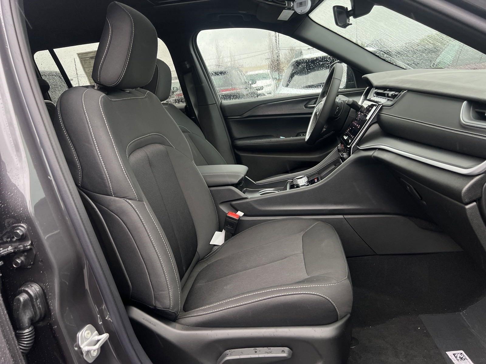 2025 Jeep Grand Cherokee L Vehicle Photo in Mechanicsburg, PA 17050-1707
