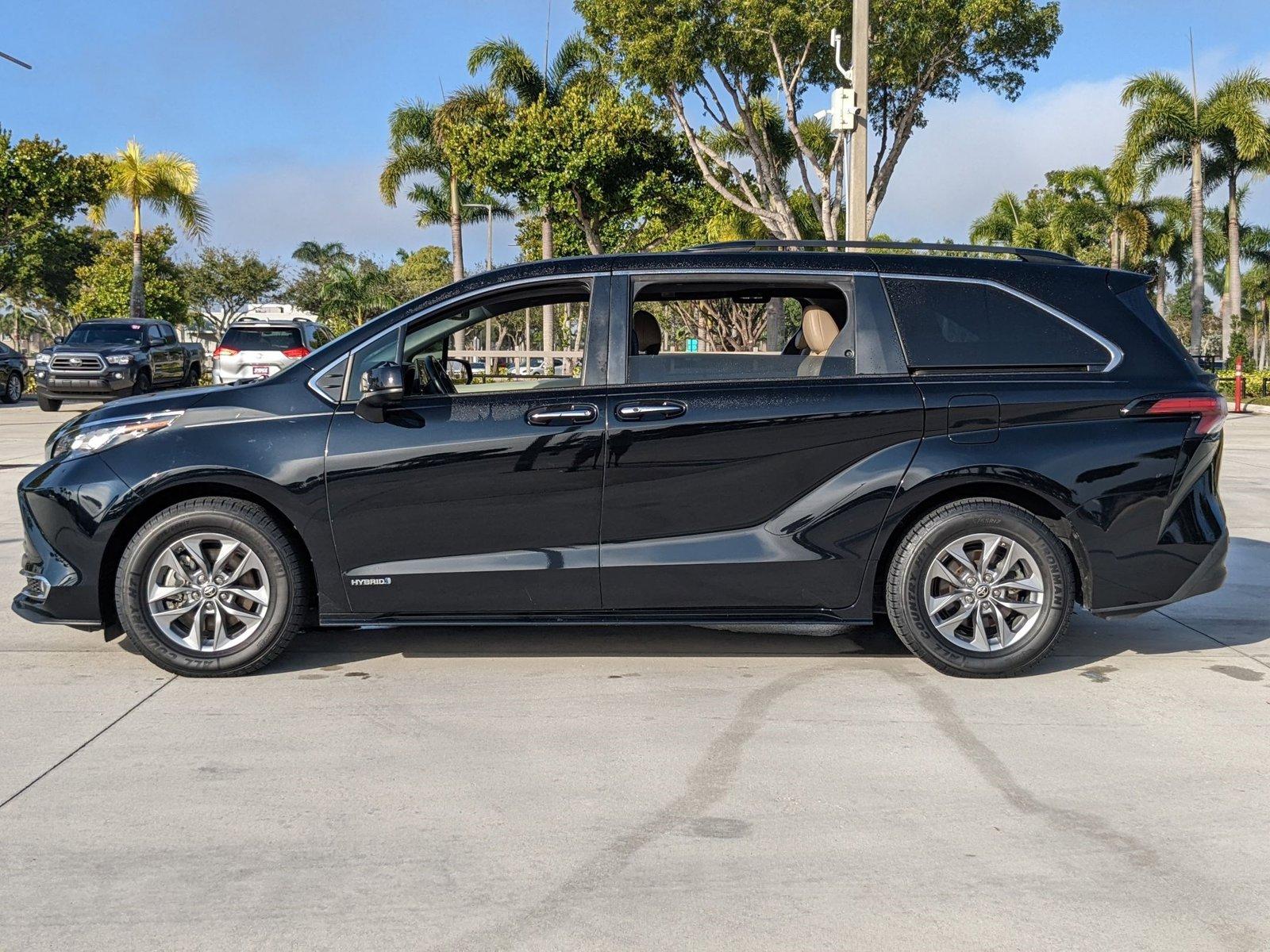 2021 Toyota Sienna Vehicle Photo in Davie, FL 33331