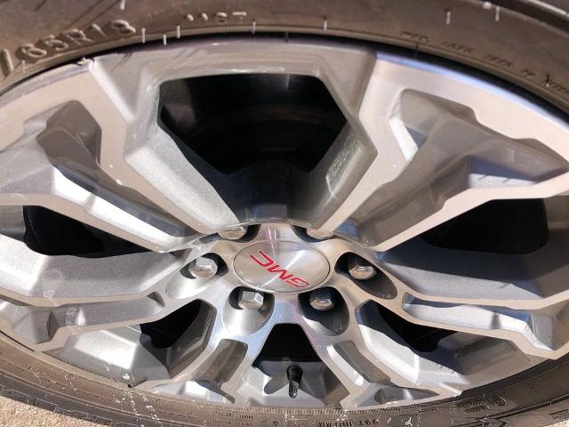 Used 2021 GMC Sierra 1500 SLT with VIN 3GTU9DED5MG100087 for sale in Rapid City, SD