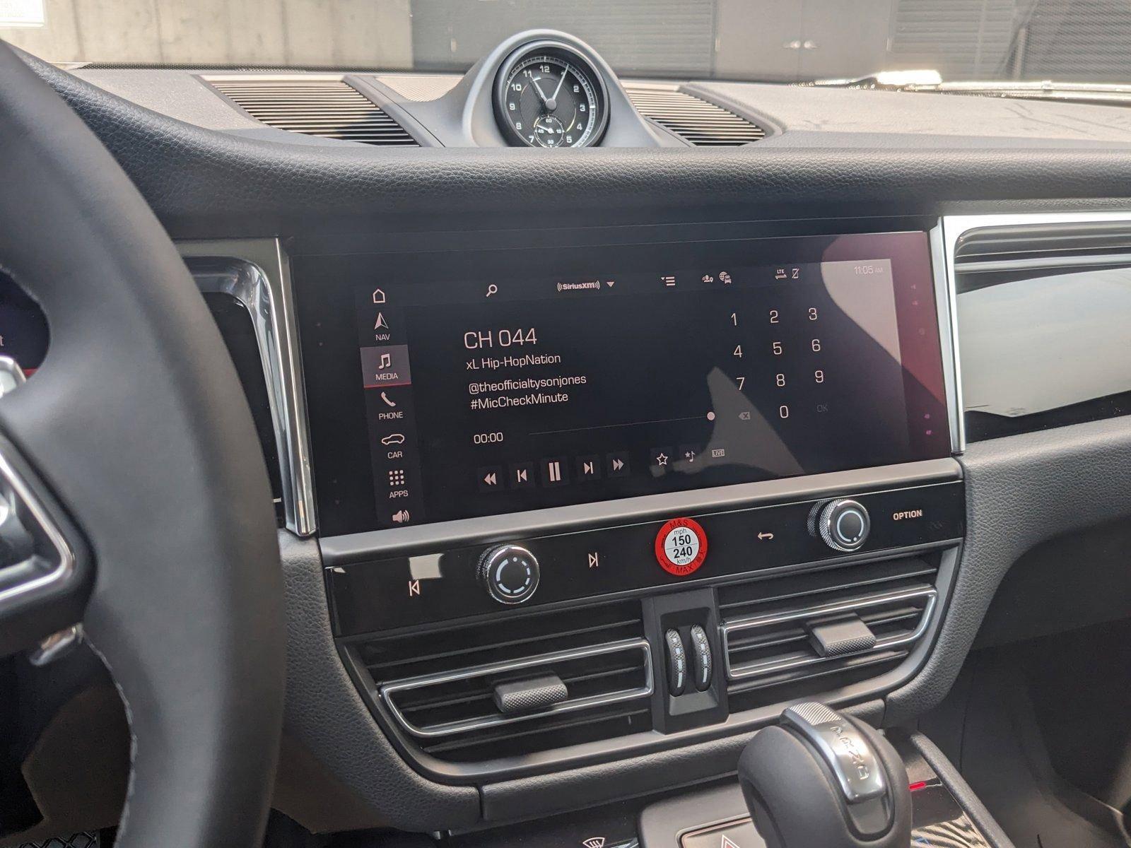 2024 Porsche Macan Vehicle Photo in Towson, MD 21204