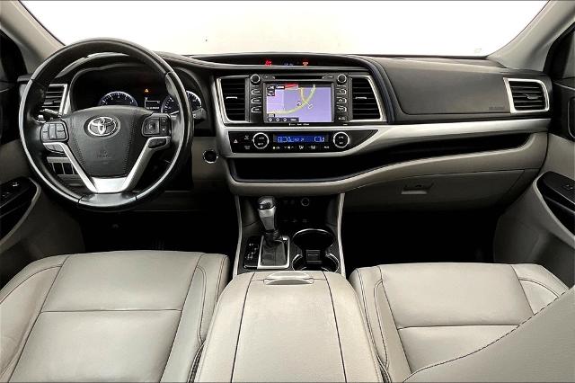 2018 Toyota Highlander Vehicle Photo in Grapevine, TX 76051