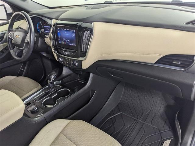 2022 Chevrolet Traverse Vehicle Photo in ENGLEWOOD, CO 80113-6708