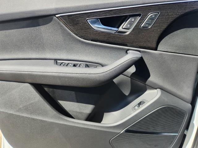 2025 Audi Q7 Vehicle Photo in HOUSTON, TX 77090