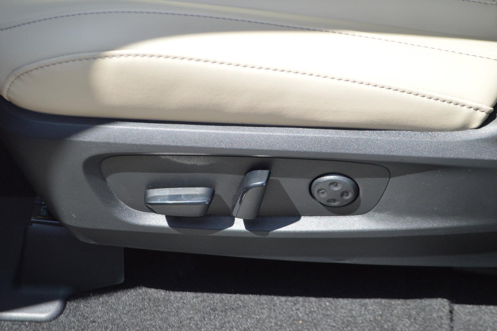 2025 INFINITI QX60 Vehicle Photo in Houston, TX 77090